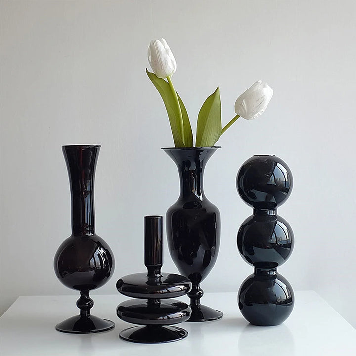 Schwarze Glasvasen-Kollektion