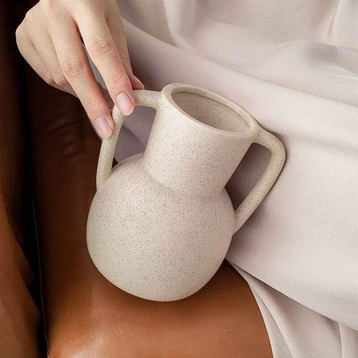 Zweihenklige Keramikvase